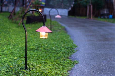 5 Outdoor Pathway Lighting Tips To Improve Your Yard