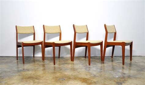 Danish modern dining table and chairs is usually owned to beautify each side your preferred dining room. SELECT MODERN: Set of 4 Danish Modern Teak Dining Chairs