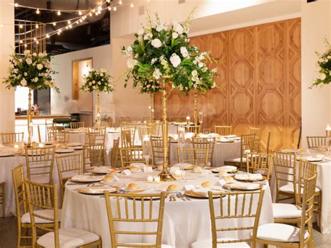 Traditional Classic Wedding Reception Decor Round Tables With Gold