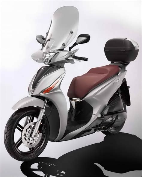 I traded in my kymco people 50 for this slightly bigger, but way faster kymco people 150. KYMCO PEOPLE S 125, PEOPLE S 150, 2017: Ριζική ανανέωση ...