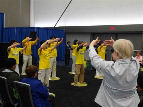 Vancouver Falun Gong Participates In Wellness Show Thousands Learn