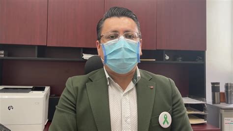 El Dr Lorenzo Alcantar García Subdirector De Hospitales De Morelossalud Felicita Al Hospital