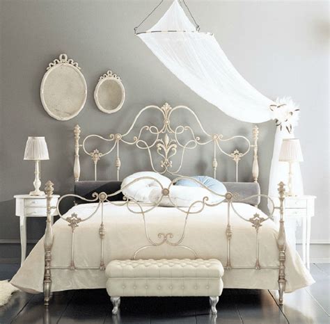 iron frame beds     fading trend    love