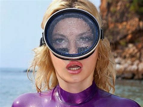 pin by manuel on tauchmasken scuba girl wetsuit scuba girl dive mask