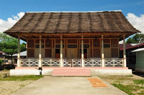 Detail Rumah Adat Suku Maluku Koleksi Nomer 21