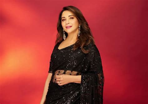 Iffi 2023 Madhuri Dixit Gets Emotional As She Gets Honoured With