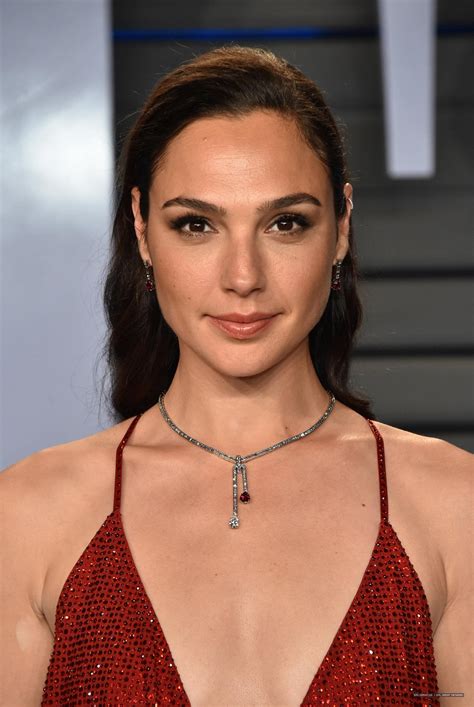Gal Gadot Whenever There S A Family Party My Aunt Pulls Me To The Dance Floor She Pulls Me