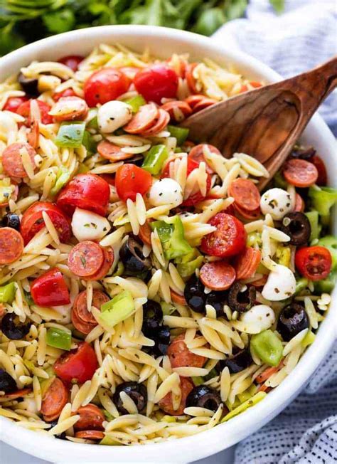 Christmas pasta, christmas pasta sauce, whole grain pasta with pancetta, olives, kale and cherry tomatoes, etc. 12 Healthy Cold Christmas Salads Recipes | Summer pasta recipes, Orzo salad recipes, Healthy ...