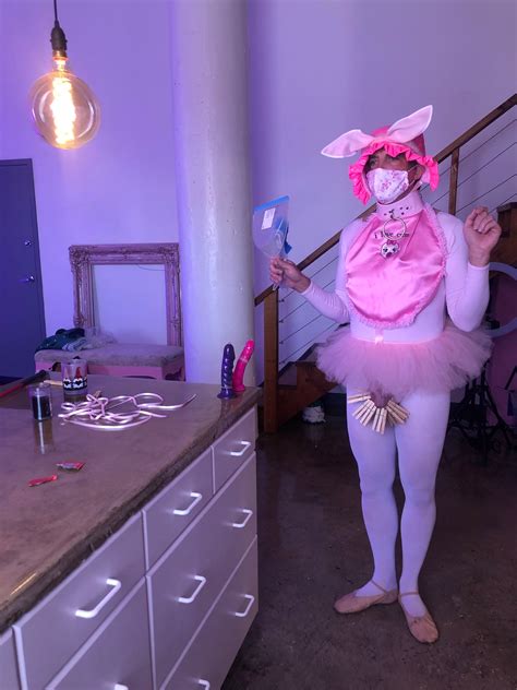 🇺🇦 sissy manor 🇺🇦 on twitter jodrakesissy ladylilastern dtlapinkdungeon is that a damp spot