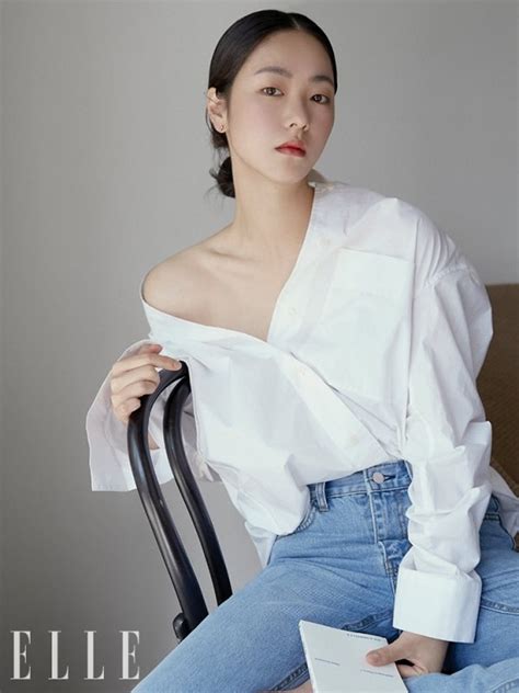 Seoul — vincenzo star jeon yeo bin flaunted her natural good looks in a new pictorial for fashion magazine allure. Jeon Yeo Been : Ses vidéos (3)
