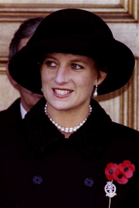 Princess Dianas Iconic Dresses To Go On Display At Kensington Palace