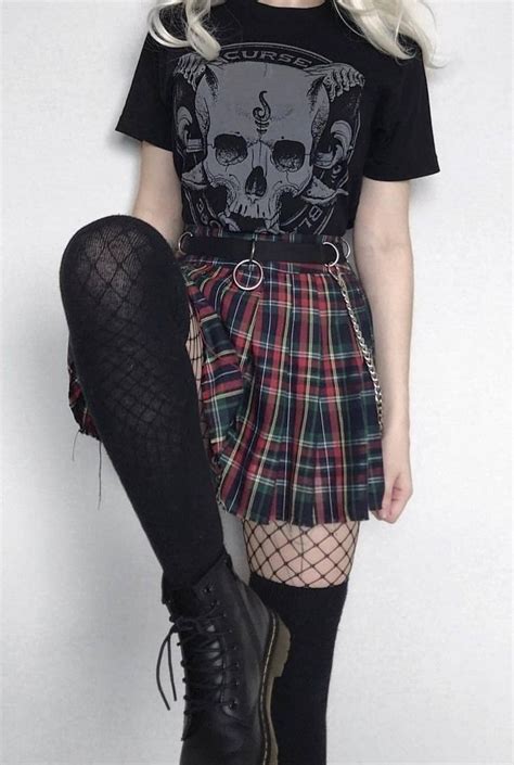 Pin By Charlie Grace On Hellraiser Babe Fashion Outfits Cute