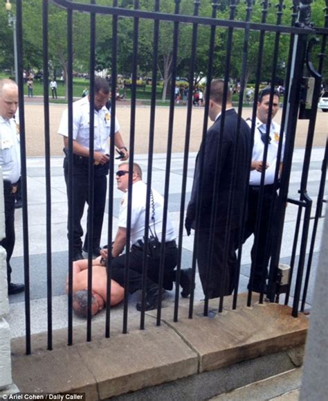 Naked Man Tries To Scale Fence Arrested In Front Of White House New