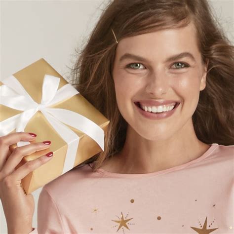 Wow The Avon Christmas Collection 2021 Deannas Avon Blog