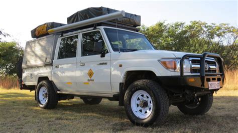 Shane griffith's lc79 suits him well. Toyota Landcruiser 79 DC - | Selfdrive4x4.com