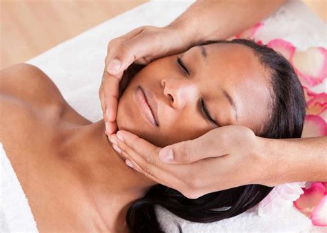 5 Reasons Why Face Massage Is A Powerful Tool For Stress Relief