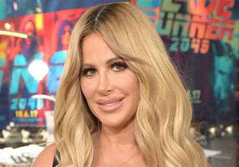 Kim Zolciak Under Fire Fans Claim She Is Deleting Bad Reviews Of Her