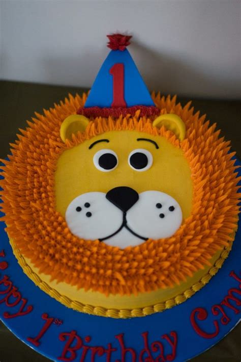 Variety of cake flavours within 2 hrs. Zoo-Themed Cake Ideas for First Birthday Parties - Kid Transit