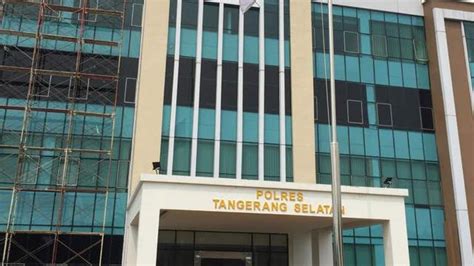 Polres Tangerang Selatan Kibarkan Bendera Setengah Tiang News