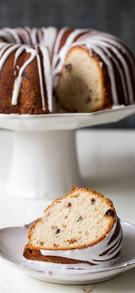 In large bowl combine cake mix, vanilla pudding mix, eggnog, and oil: Eggnog Pound Cake | Recipe | Cake recipes, Pound cake ...