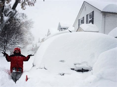 5 Dead Hundreds Stranded After Massive Snow Storm In Buffalo
