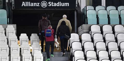 Andrea pirlo named a starting xi to play in the match despite the visitors not travelling due to a coronavirus outbreak. Juventus-Napoli, respinto il ricorso: accogliendo la tesi ...