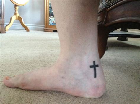 Feb 01, 2021 · a small cross tattoo, whether it's located on the wrist, arm, or foot, will make a lasting impact, so don't shy away from the idea. Pin on Ink