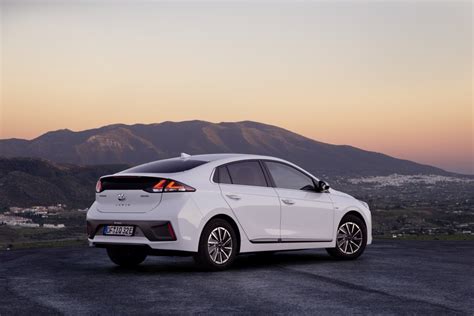 Maybe you would like to learn more about one of these? Hyundai Ioniq Electric - cena i specyfikacja - Stacje ...