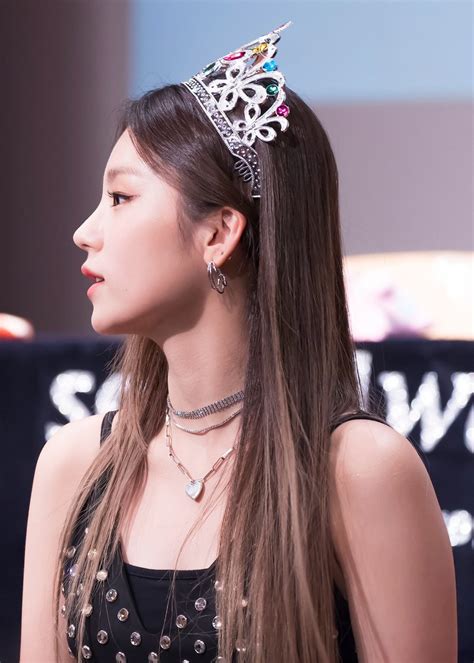 30 Photos Of Itzy Yejis Perfect Side Profile That Proves