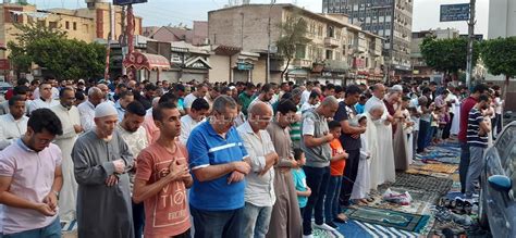 صور المواطنون يؤدون صلاة العيد بمساجد مصر الجديدة بوابة أخبار اليوم