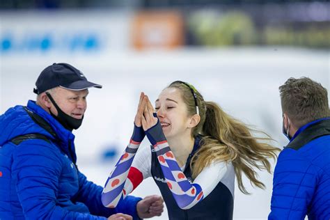 Sanne Uit Schalkhaar Huilt Tranen Met Tuiten Maar Deze Keer Zijn Ze Van Geluk Ze Gaat Naar