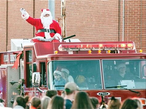 Christmas Parades Scheduled In Area The Arkansas Democrat Gazette