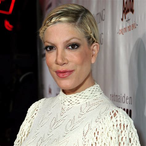 Plastic Surgery For Tori Spelling See The Actress Dramatic Transformation Life And Style