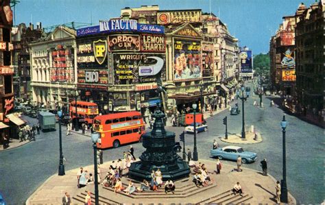Piccadilly Circus 1960s London Piccadilly Circus Piccadilly London