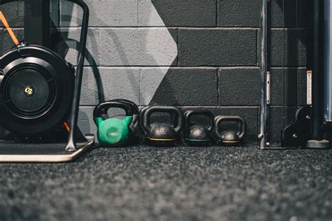 12 essential gym etiquette rules every lifter must follow healthyvox