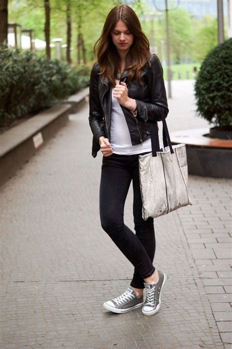 54 Fantastic Combinations Sneakers Outfits Ideas For Informal Work