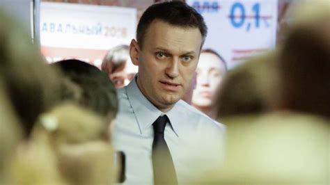 por qué alexei navalny el principal opositor político de vladimir putin quedó fuera de las