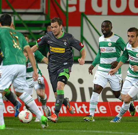 Ihr unternehmen ist nicht in unserer branchenbuch kategorie fussball fürth vertreten? Fußball-Bundesliga: Gladbach siegt in Überzahl, Fürth ...
