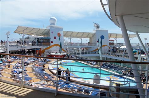 Allure of the seas is the second ship in the oasis class. Allure of the Seas - über 110 Kreuzfahrten 2020/2021 beim ...