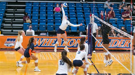 Colleen Smith Volleyball Wheaton College Athletics