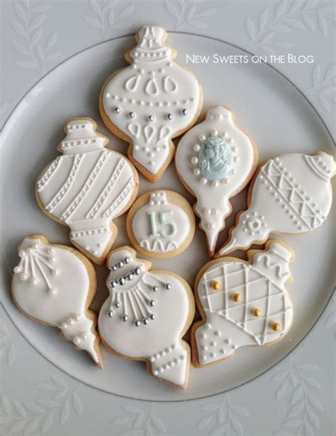 How to make royal icing for decorated christmas tree cookies. White Christmas | Christmas cookies decorated, Christmas ...