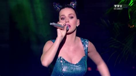Video Lip Sync Malfunction Forces Katy Perry To Sing Live Sick Chirpse