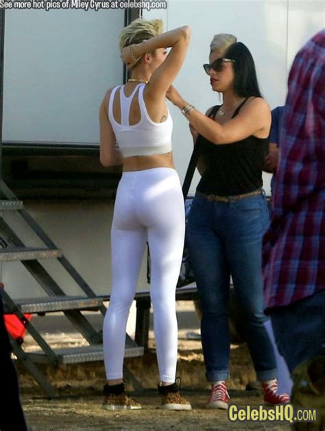 [exclusive ] miley cyrus miley amazing big huge crazy sexy juicy ass in tight white spandex see