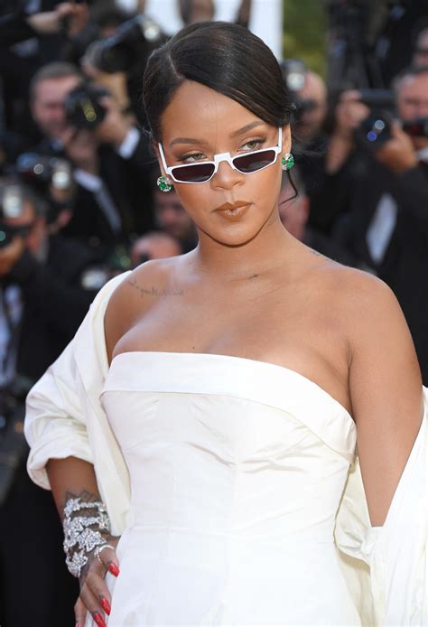 Rihanna Sunglasses Best Of Rihanna Rihanna Riri Rihanna Style Rihanna Sunglasses Unique