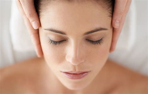 This Relaxing Massage Technique Will De Bloat Your Face Face Massage Relaxing Massage