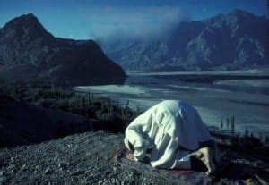 Solat ini dinamakan solat isyrak dan ialah awal bagi dhuha. (kitab mir'atul mafatih) menurut sebahagian ulama' solat isyrak ini ialah juga dinamakan solat dhuha. Fadhilat Solat Sunat Dhuha Dan Panduannya Menurut Jakim ...
