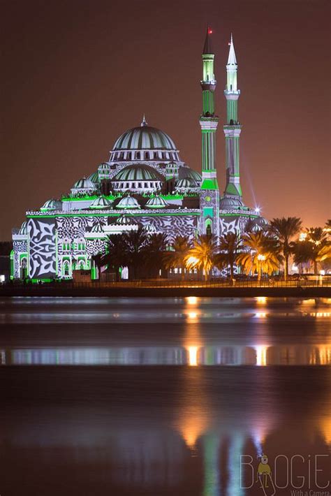Masjed Al Nour Sharjah Beautiful Mosques Mosque Architecture Mosque