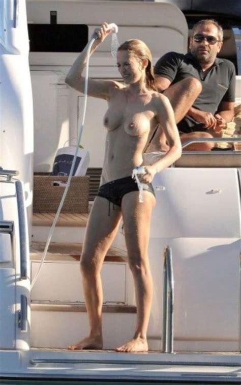 Karen Mulder Topless On A Yacht Pics Nudebase Com
