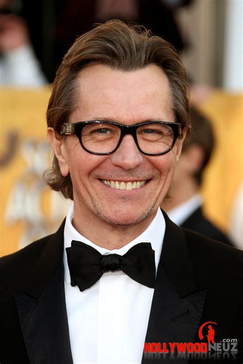 Gary Oldman Biography| Profile| Pictures| News