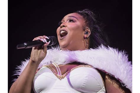 Lizzo Discusses Her Sexuality In Newest Album ‘special The Daily Iowan